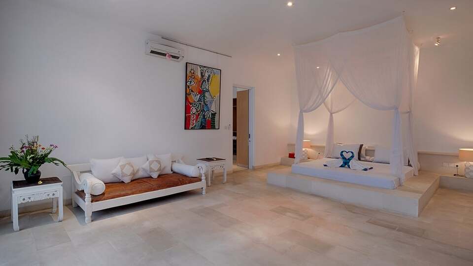 5 Star Villa Putih 1 – An Elegant Pererenan Hideaway