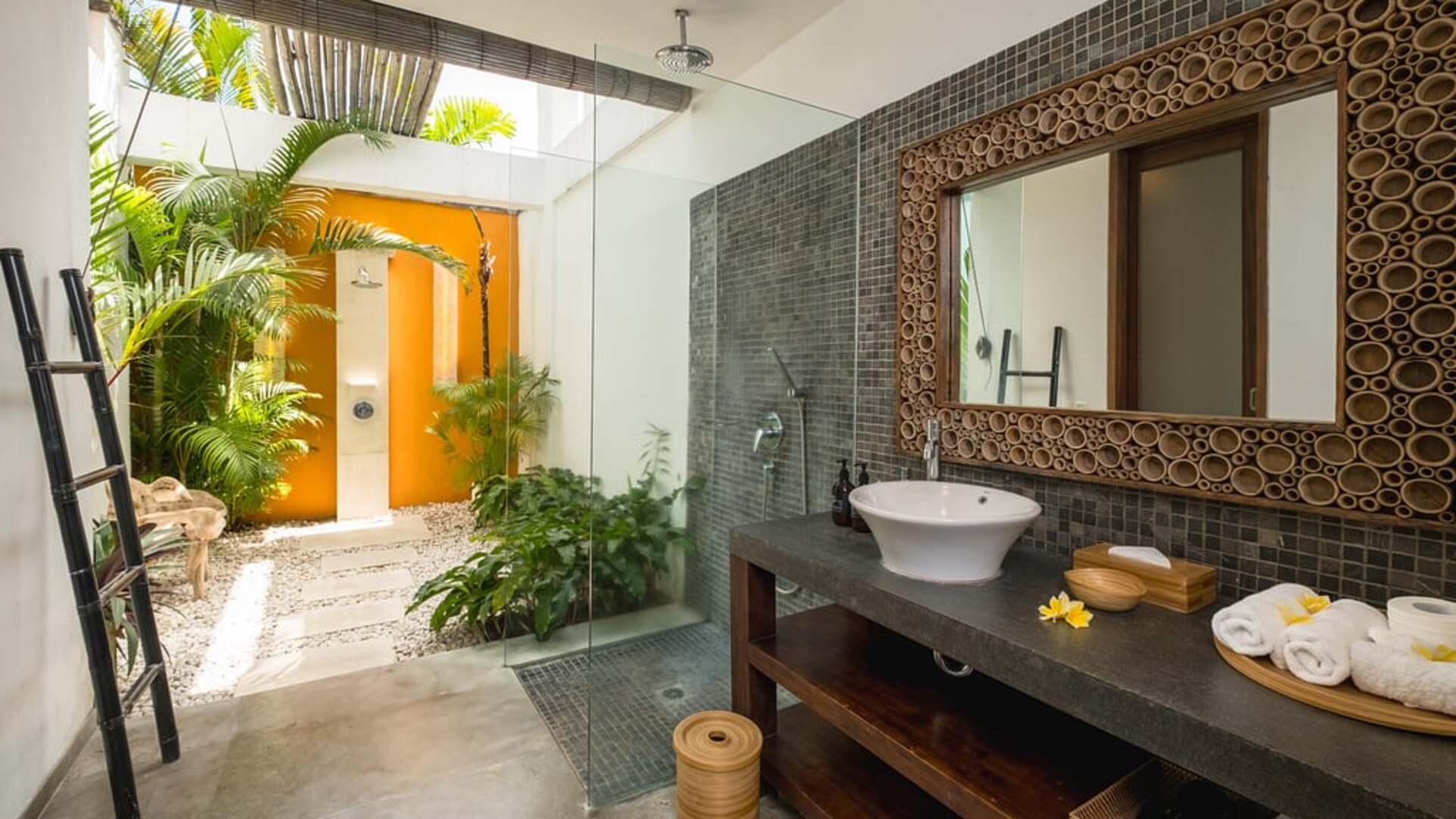 5 Star Anjali Villas – A Private Collection of Balinese Elegance