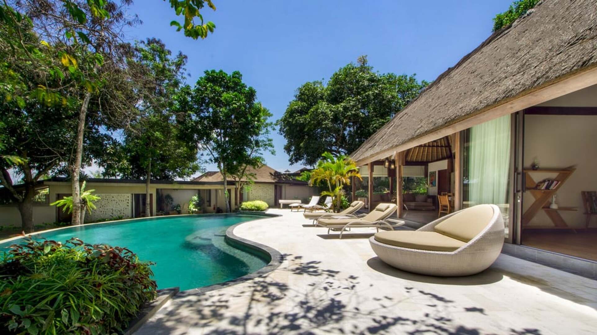 5 Star Akilea Estate – Tropical Grandeur Retreat