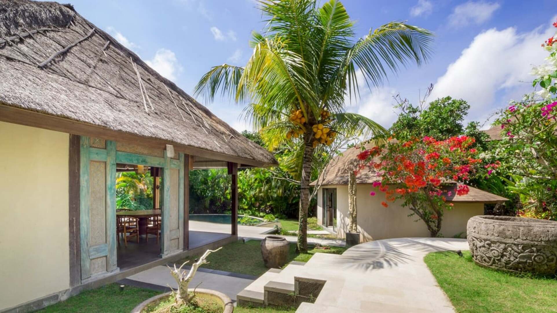 5 Star Akilea Estate – Tropical Grandeur Retreat