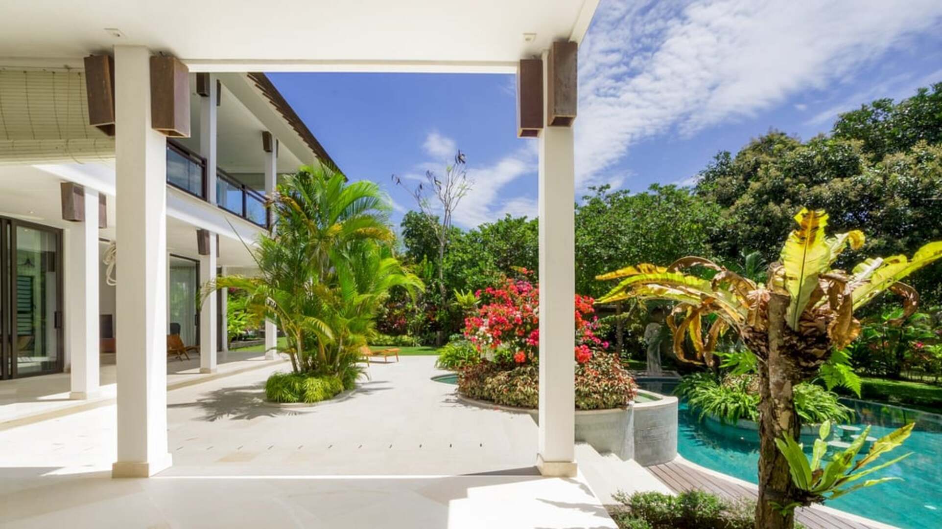 5 Star Akilea Estate – Tropical Grandeur Retreat