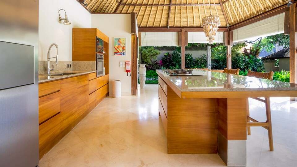 5 Star Akilea Estate – Tropical Grandeur Retreat