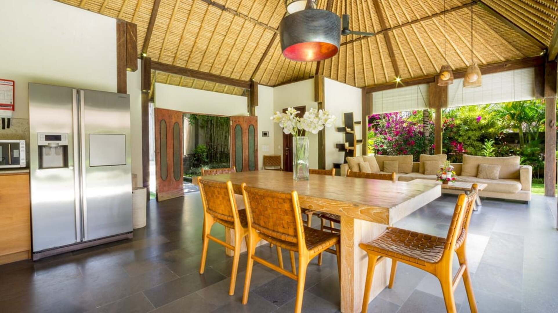 5 Star Akilea Estate – Tropical Grandeur Retreat