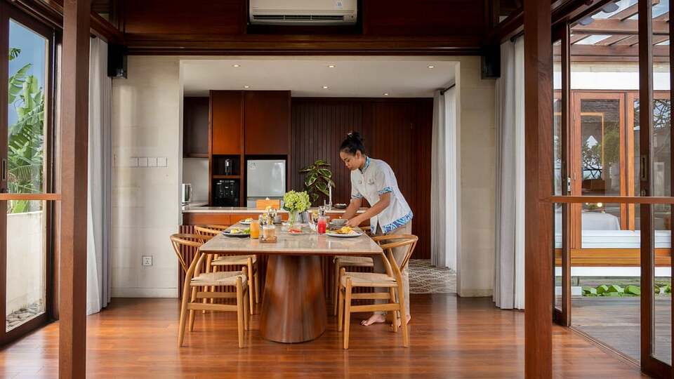 5 Star The Chand’s Two – Tropical Beachfront Escape