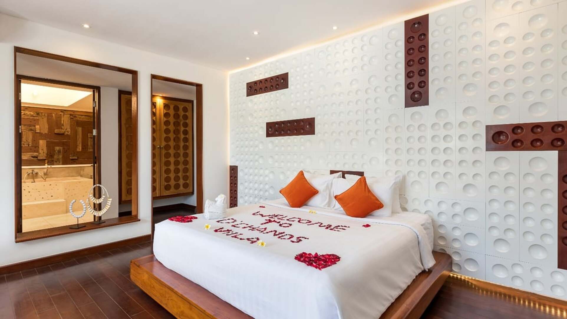5 Star The Chand’s Two – Tropical Beachfront Haven
