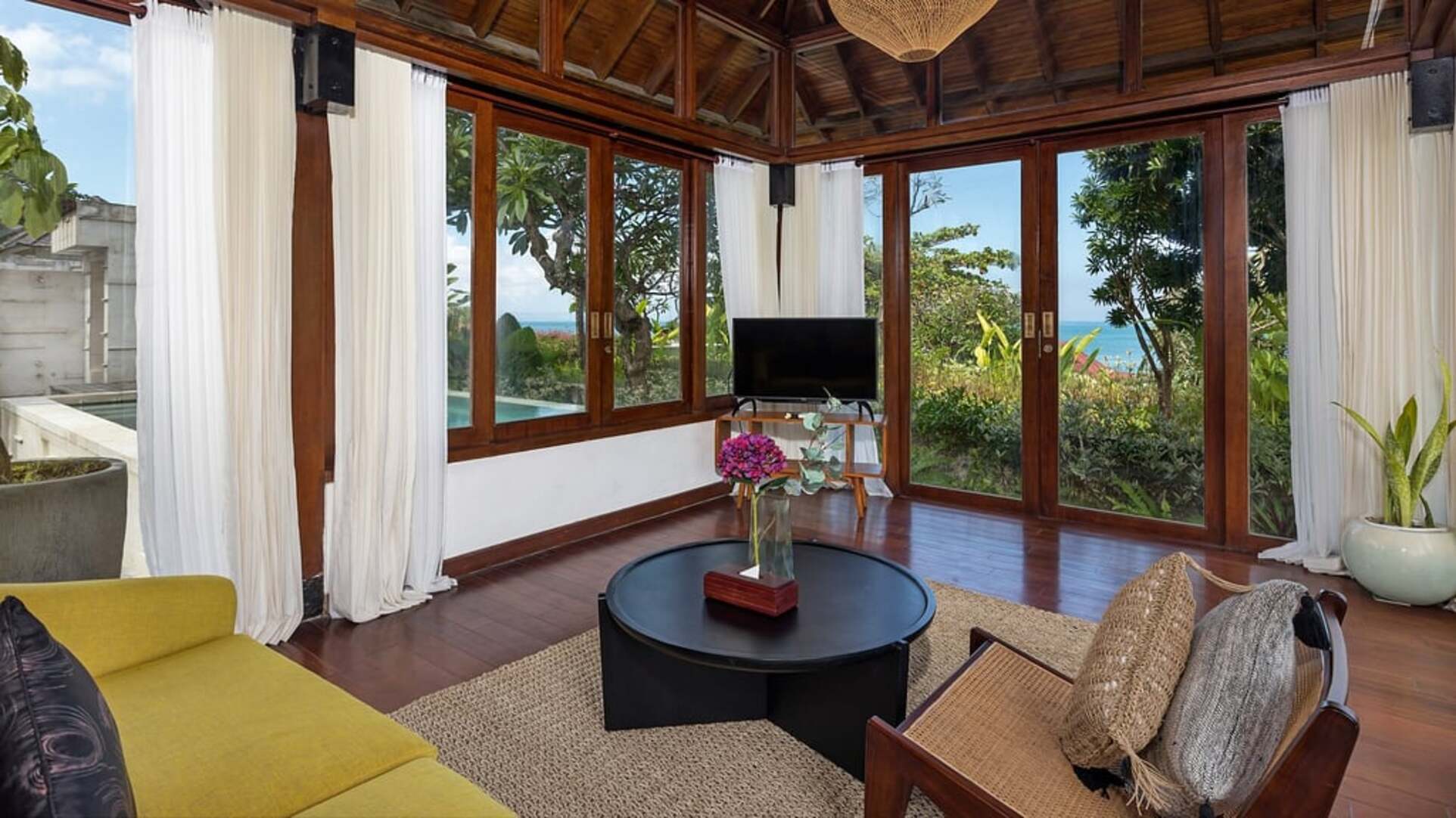 5 Star The Chand’s Estate – Exclusive Beachfront Collection