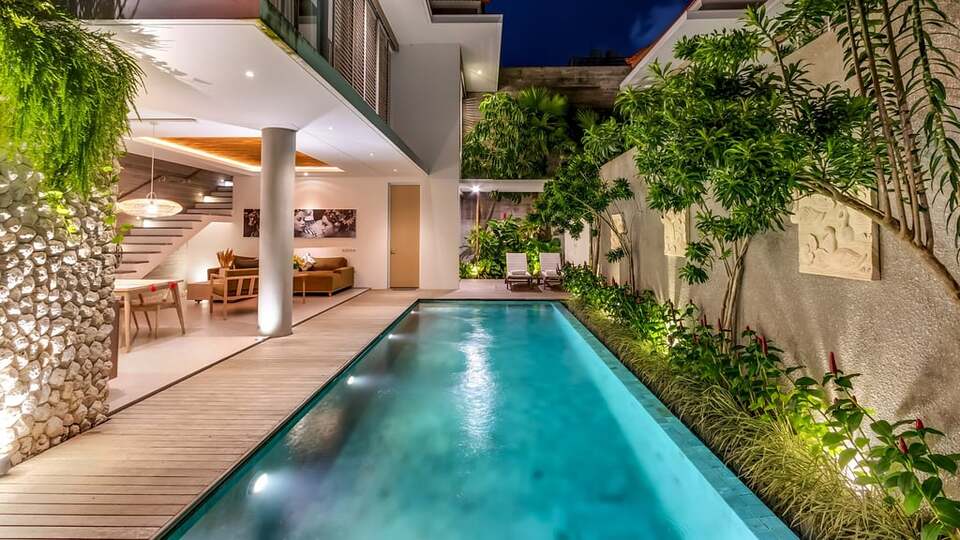 5 Star Swan Villa 1 – Tropical Seminyak Escape
