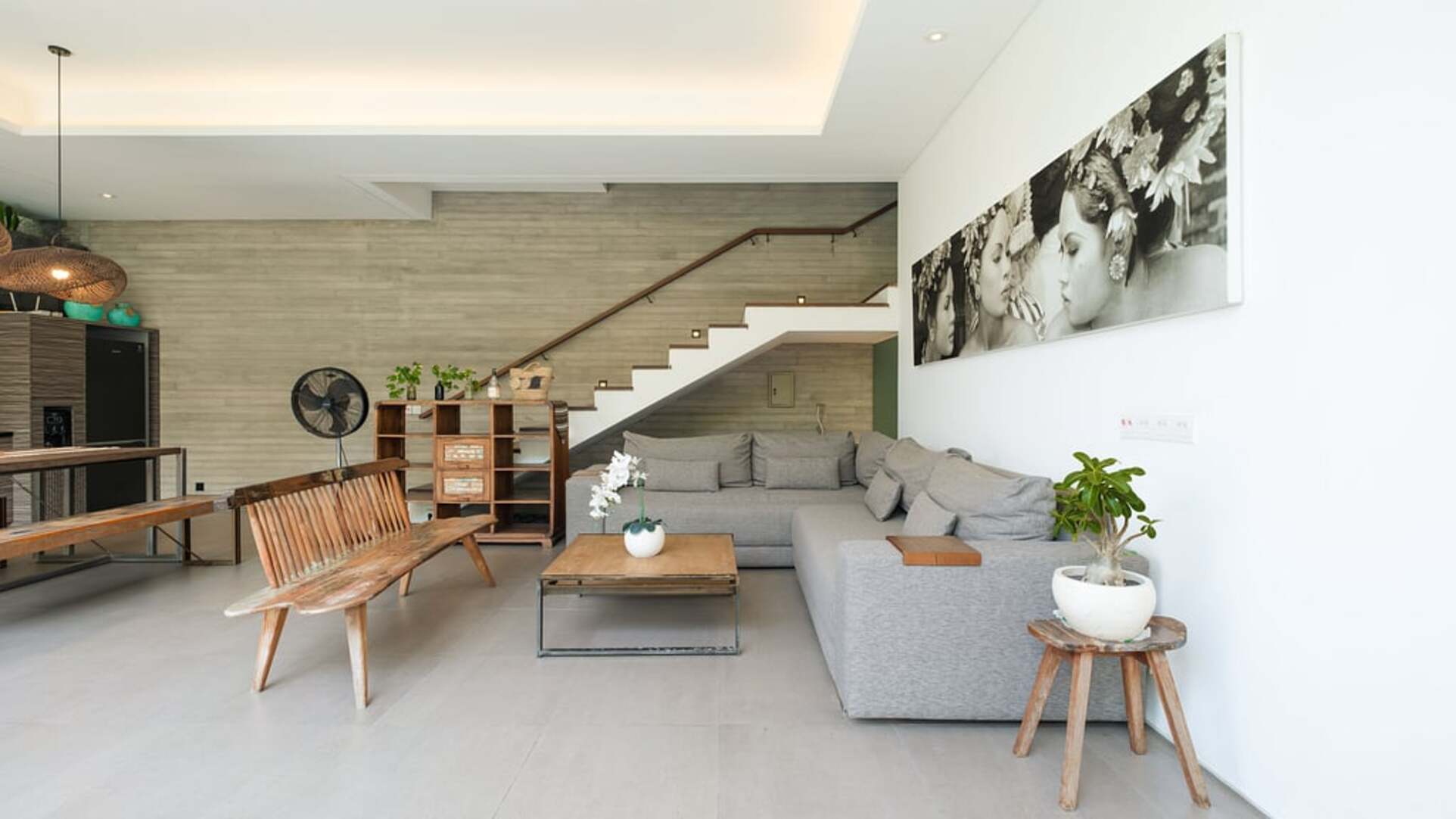 5 Star Swan Villa R – Boho Garden Escape