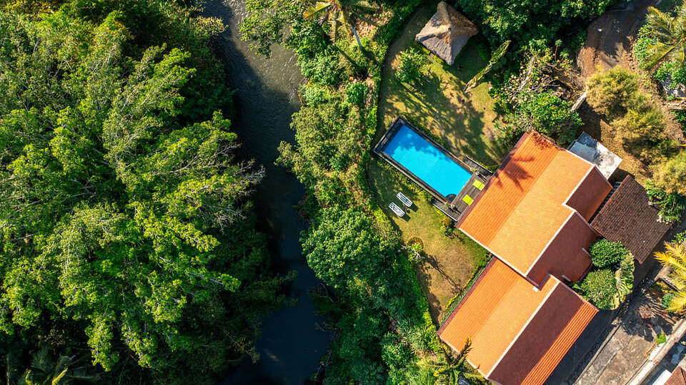 5 Star Villa Lepak by the River – Riverside Ubud Retreat
