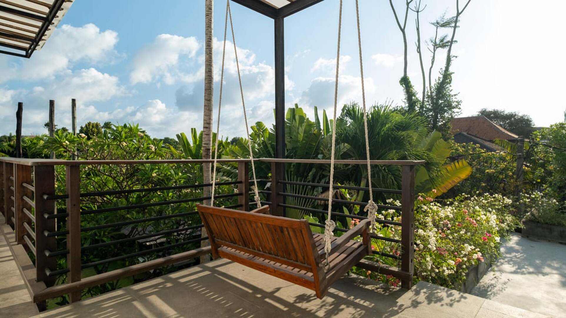 5 Star NicoNico Mansion – Eclectic Seminyak Mansion
