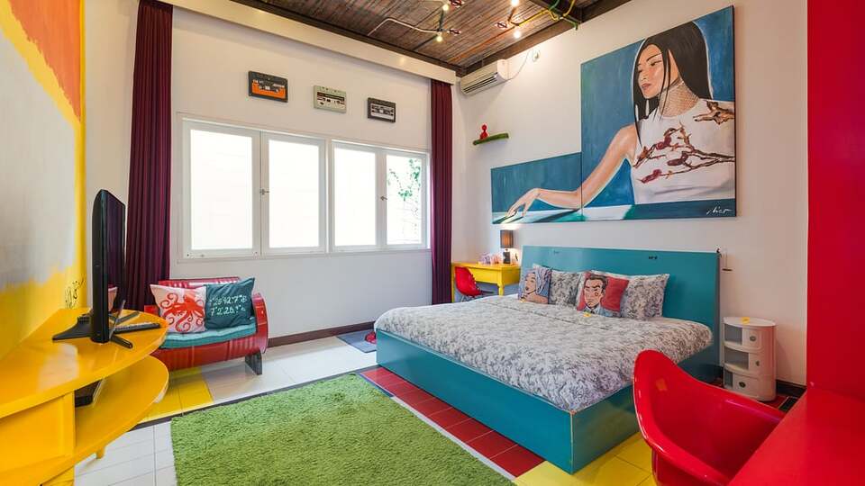 5 Star NicoNico Mansion – Eclectic Seminyak Mansion