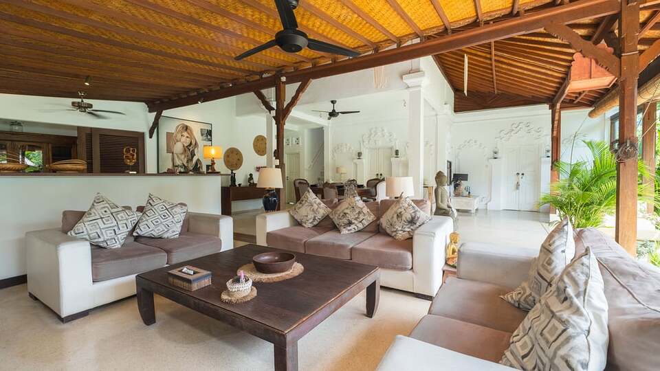 5 Star Villa Mogi – Serene Garden Escape