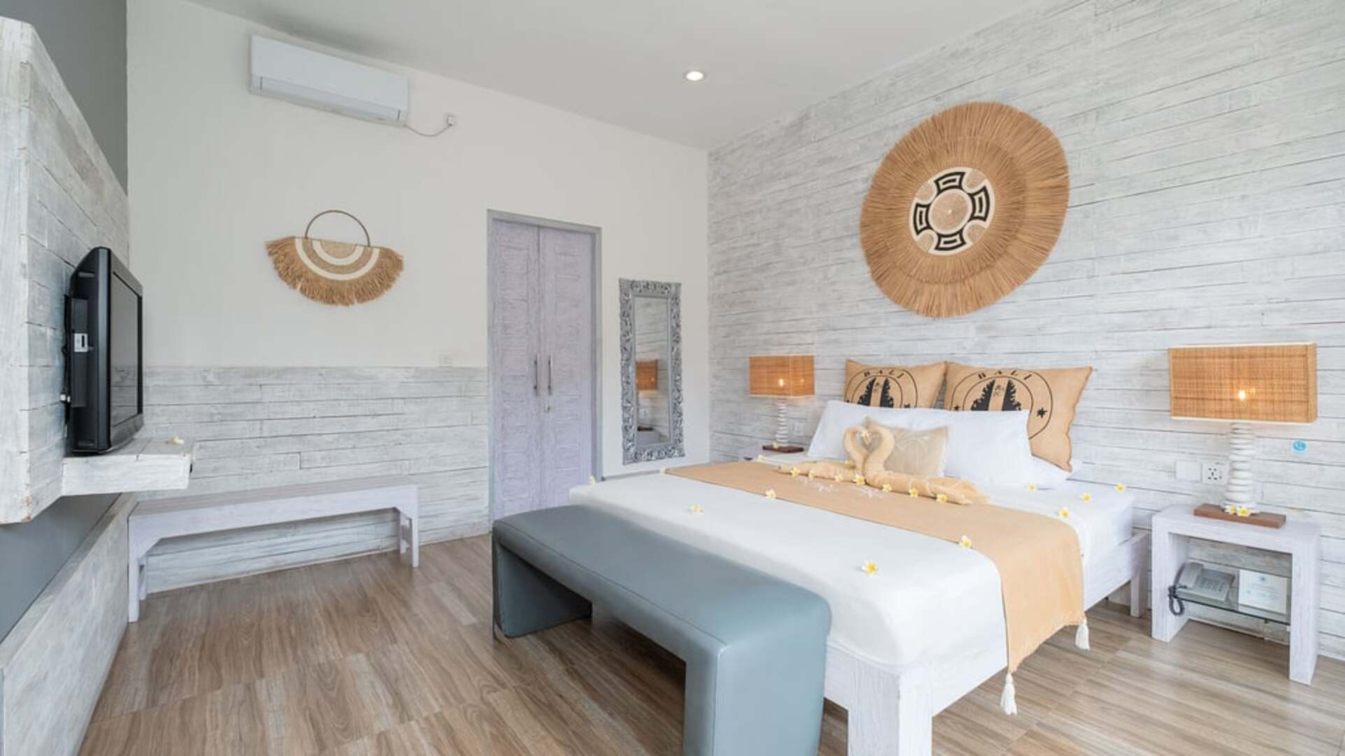 5 Star Villa Larimar - Romantic Serenity
