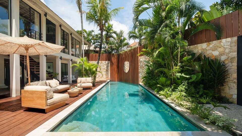 5 Star Villa Dreamora - Contemporary Kerobokan Escape