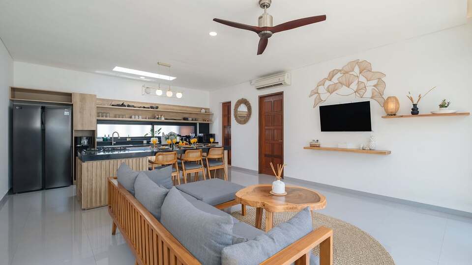 5 Star Villa Cansavina - Modern Seminyak Serenity