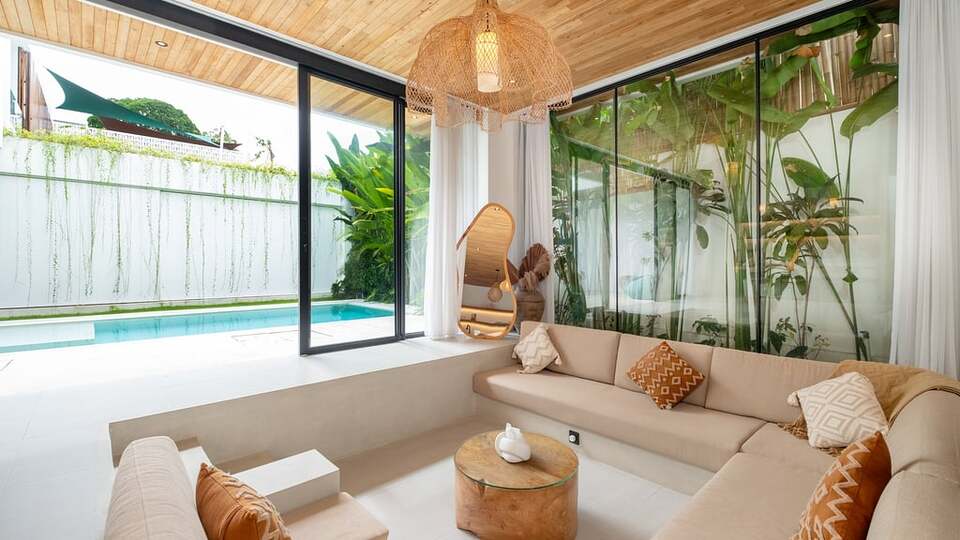 5 Star Loona Palm Canggu Estate - Contemporary Tropical Escape