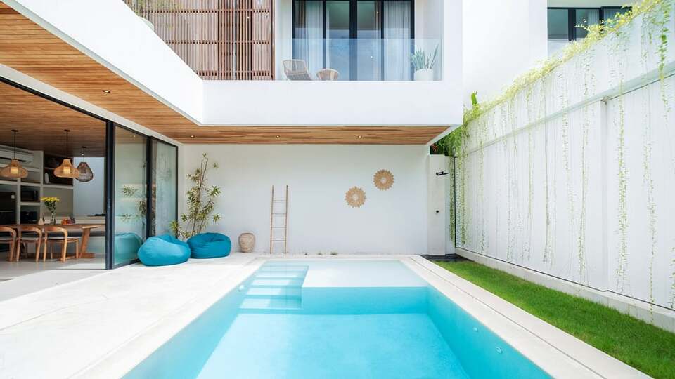 5 Star Loona Palm Canggu Estate - Contemporary Tropical Escape