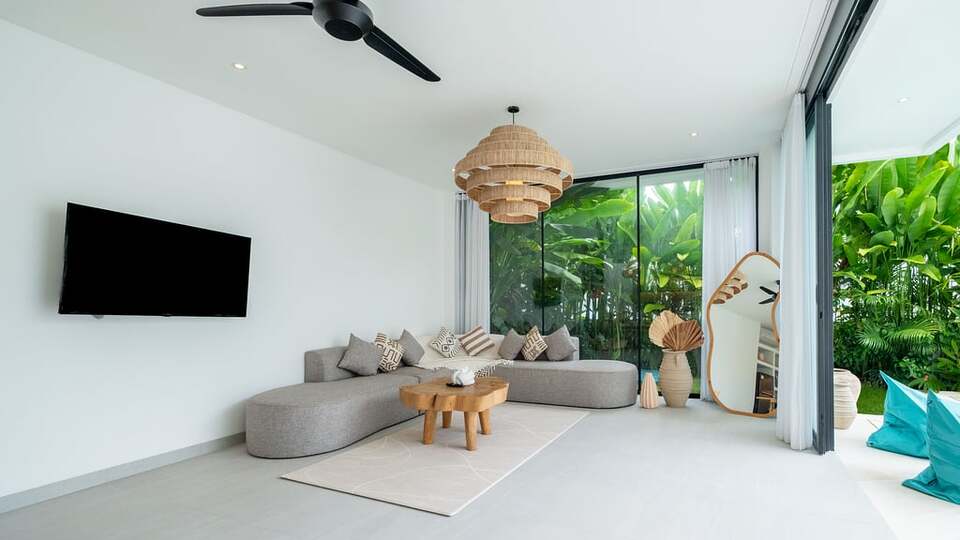 5 Star Loona Palm Canggu Estate - Contemporary Tropical Escape