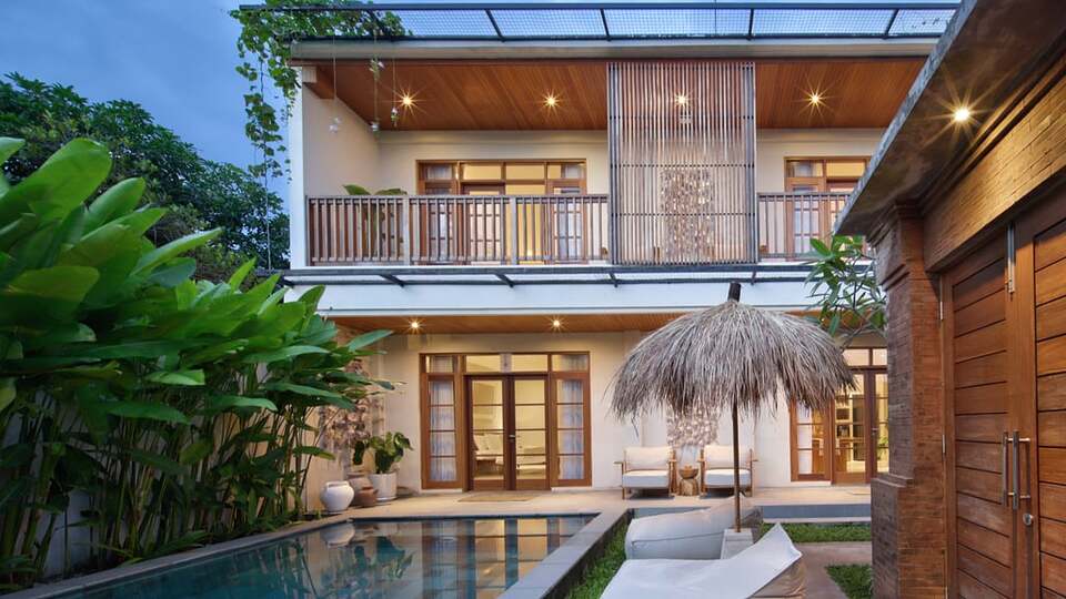 5 Star Villa Reviva - Contemporary Seminyak Escape