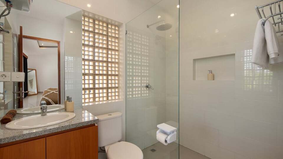5 Star Villa Cinta Rose – Tropical Elegance