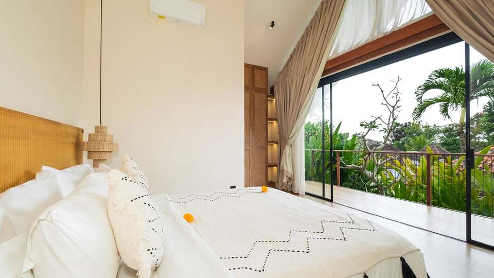 5 Star Lexington Palace Villa – Private Tropical Estate