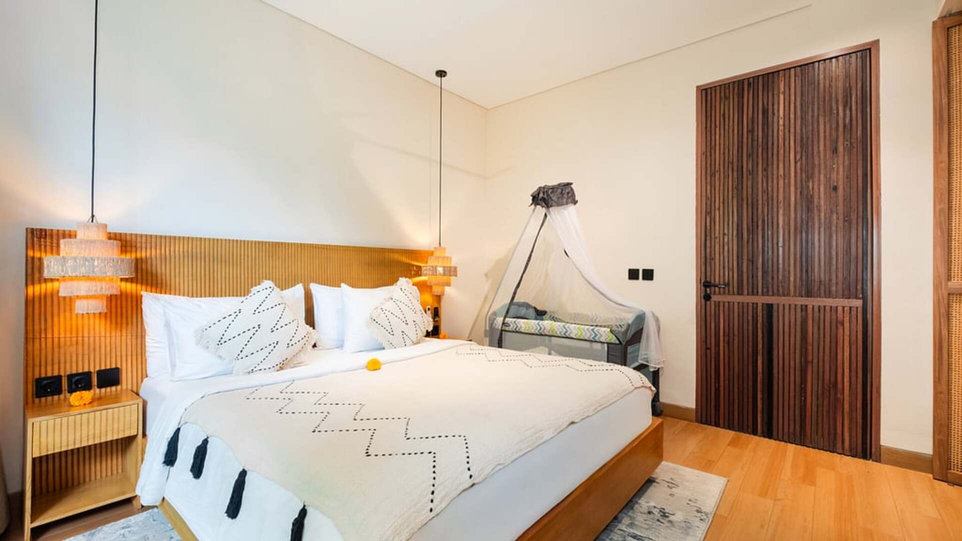 5 Star Lexington Palace Villa – Private Tropical Estate