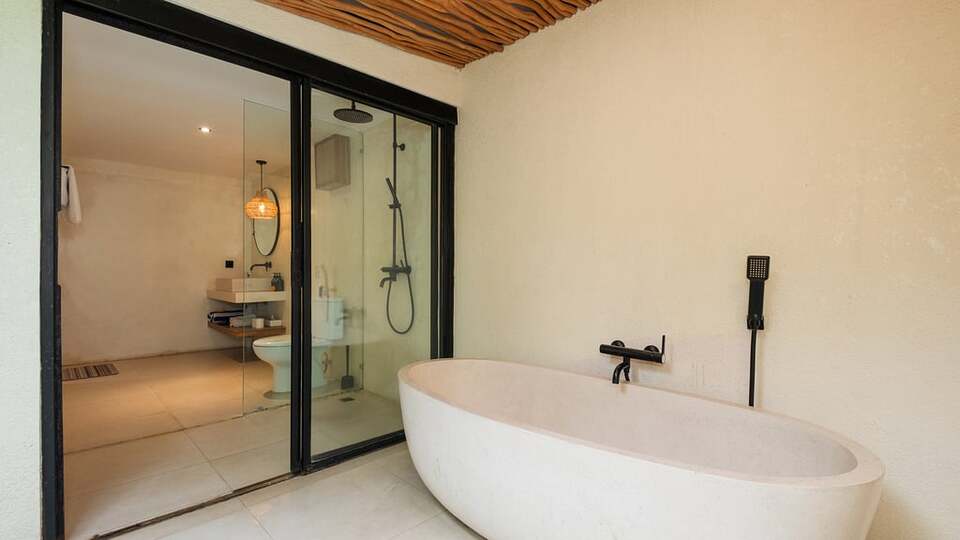 5 Star Lexington Palace Villa – Private Tropical Estate