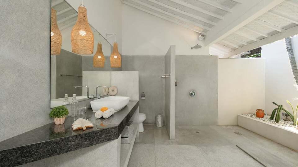 5 Star Villa Mas 3 Seminyak – Chic Tropical Escape
