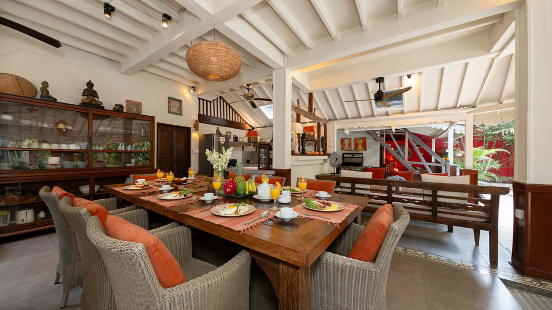 5 Star Villa Hangat – Tropical Balinese Sanctuary