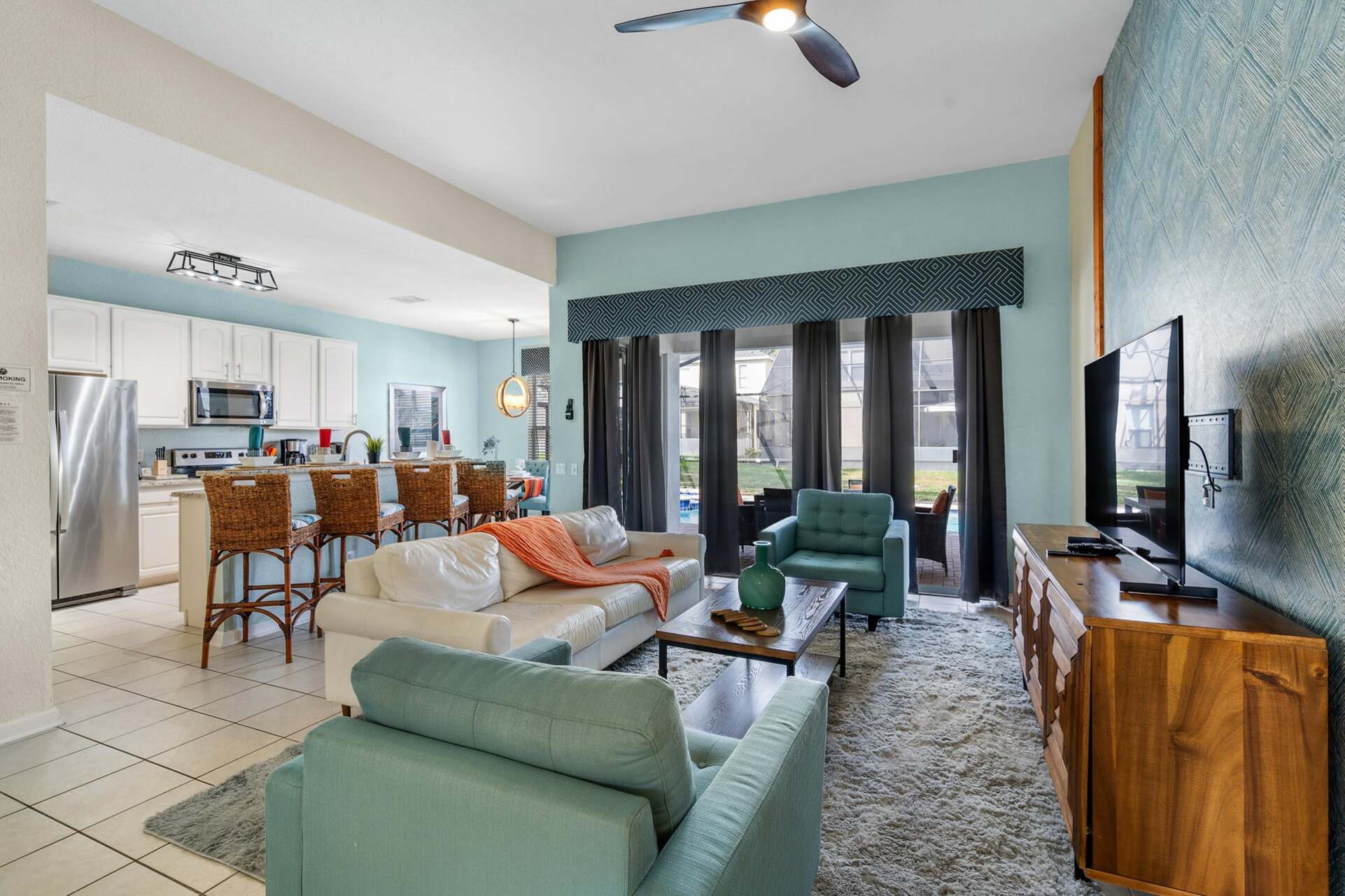 Living Room / Kitchen