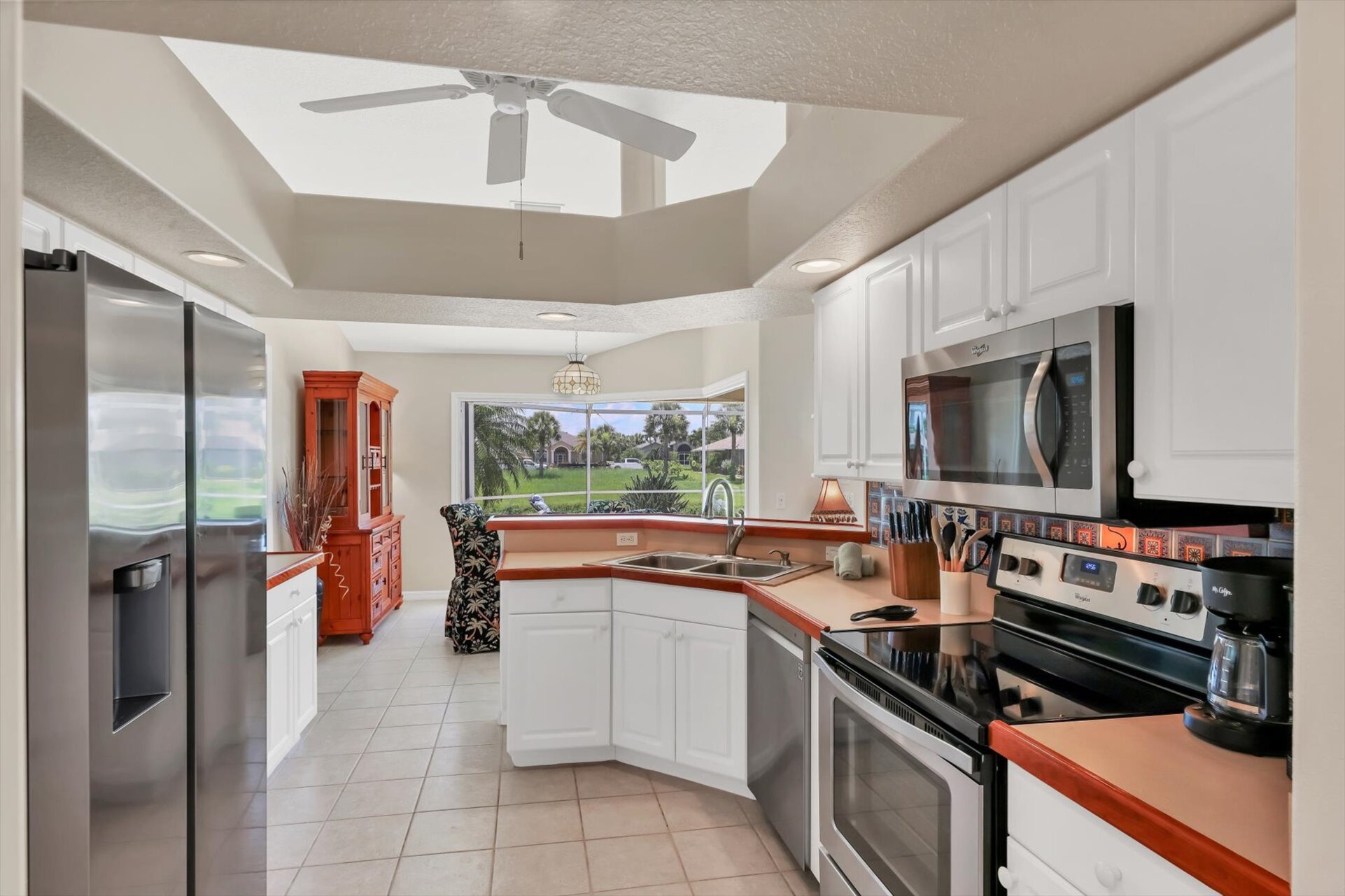 Fully-equipped kitchen