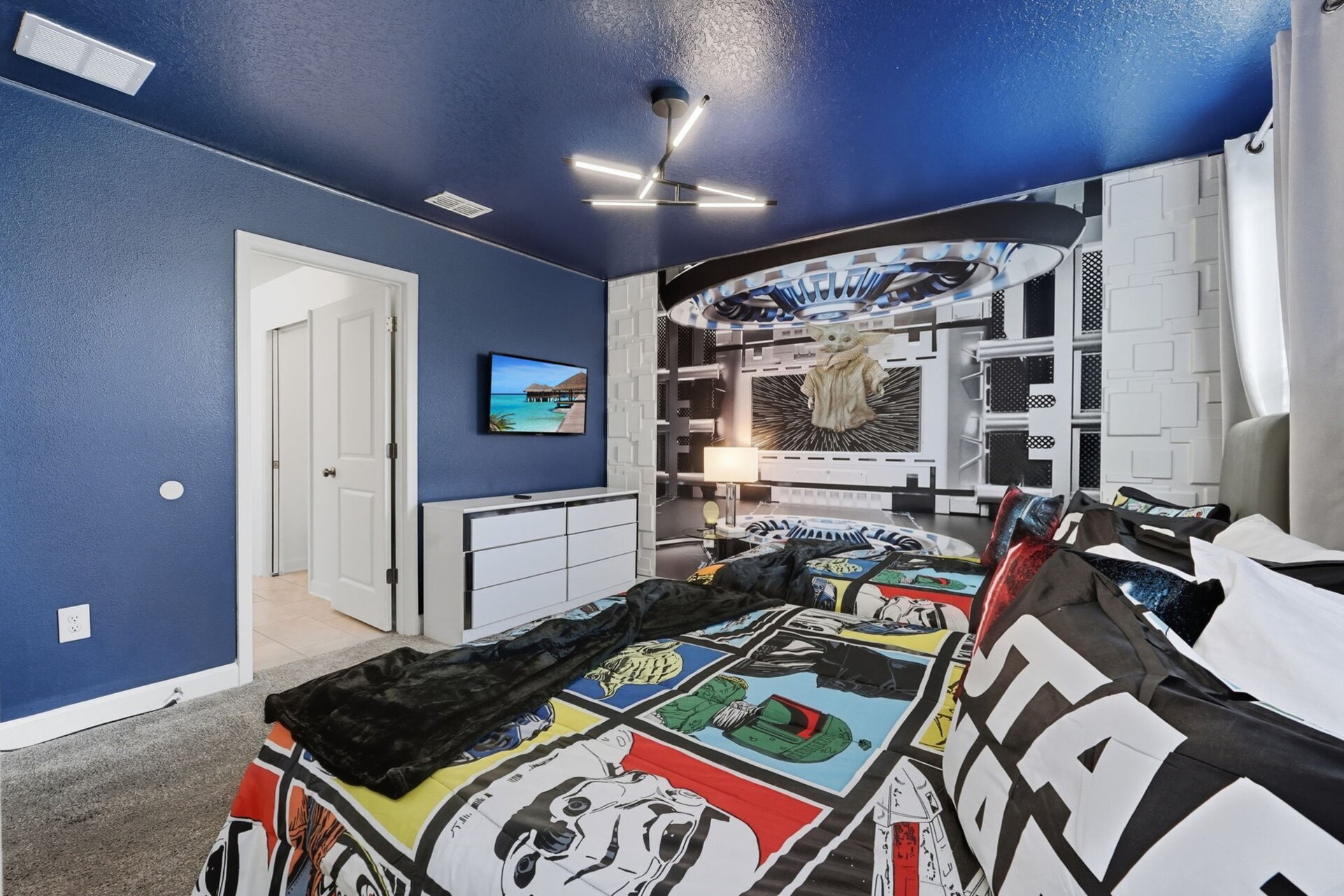 Stunning 10 Bedroom Home in Davenport, 6705