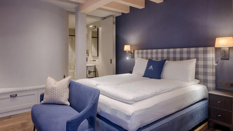 Luxury 1BR Chalet with Stunning Mountain Views
